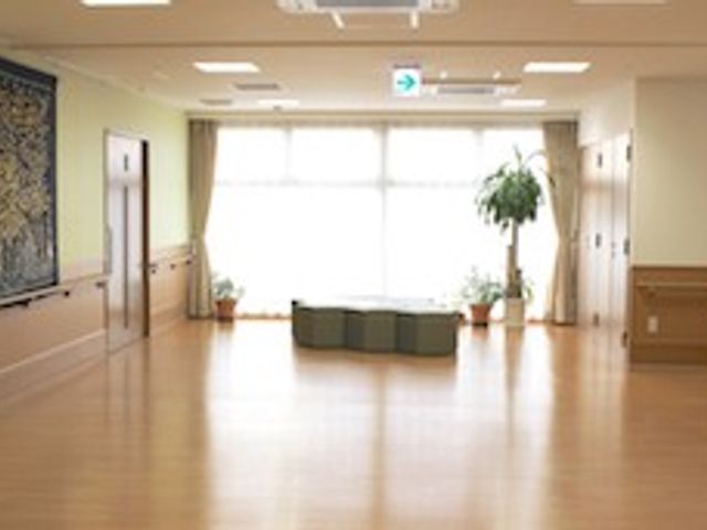 広々とした廊下 廊下 自然光がたっぷり差し込む広い廊下です。立ち止まって、ゆったりとした時間を過ごせます。