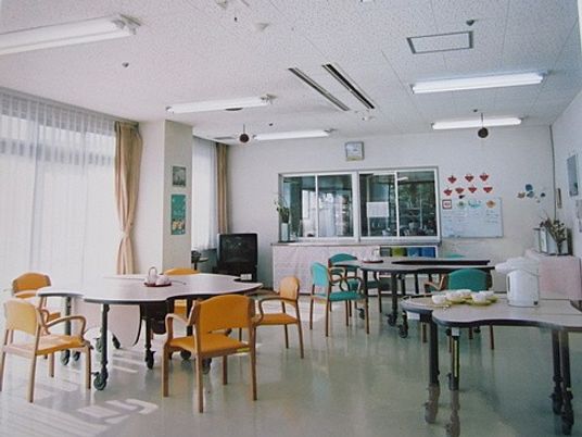 明るい食堂の室内  