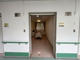 白い壁の部屋
