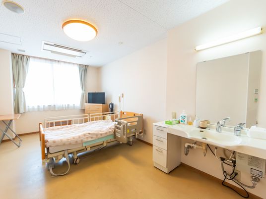 光が差し込む居室