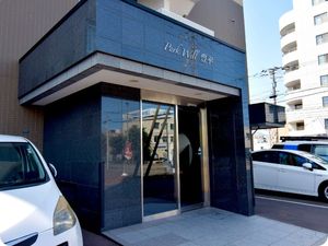 施設のエントランス  