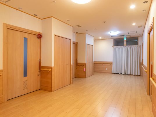 広々とした廊下
