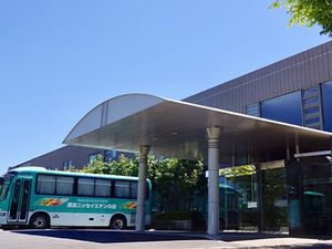 施設の正面玄関  