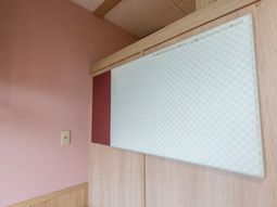 柔らかな色合いの壁面