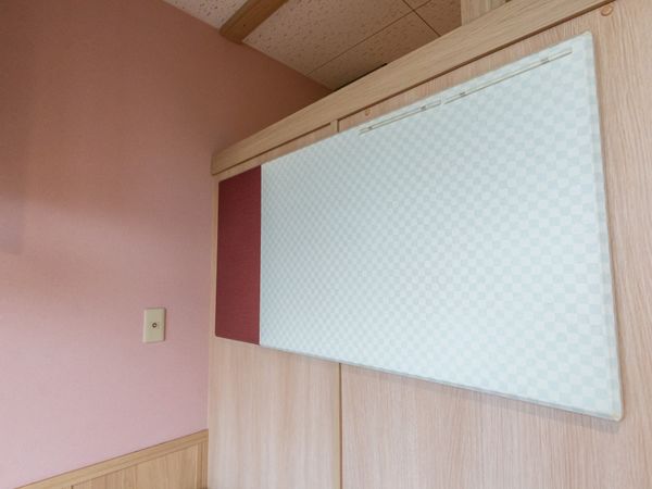 柔らかな色合いの壁面