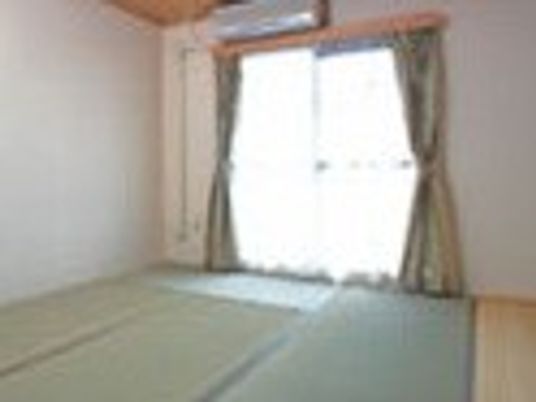 落ち着いた和風の部屋