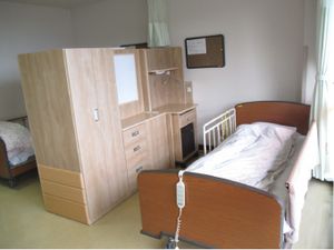 明るい寝室の居室