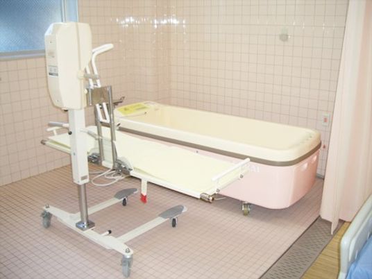 快適な設備の浴室