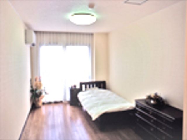 清潔感のある居室 居室 清潔で落ち着いた環境の居室を提供し、利用者様の快適な生活をサポートいたします。