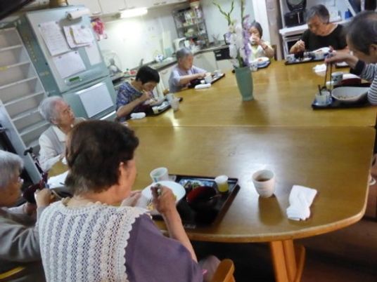 共有ダイニングの食事時間