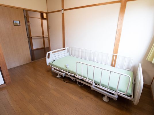 居心地の良い洋室のベッド