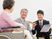落ち着いた会話の様子