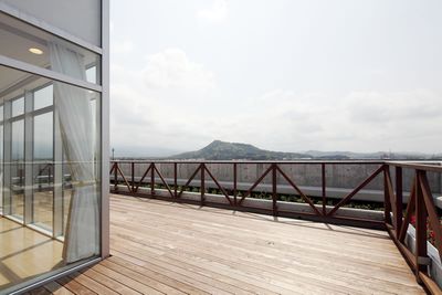 木の温もりがあるテラス