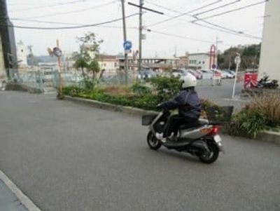 駐車場付近の道路