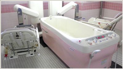 介助設備のある浴室