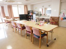 明るいダイニングスペース