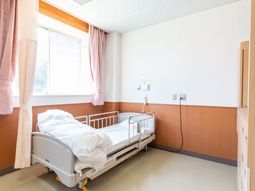 明るい窓がある居室