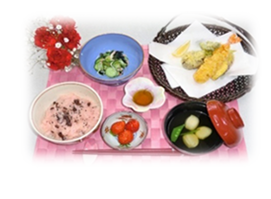 彩り豊かな食事風景
