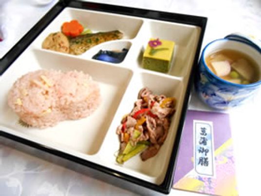 彩り豊かな料理の盛り合わせ