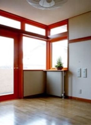 明るい角部屋の居室