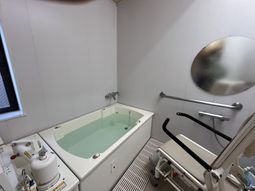 バリアフリーの浴室