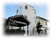 白い建物外観