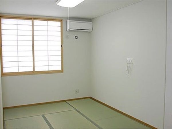 明るい空間の和室