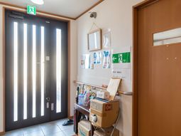 明るい玄関エリア