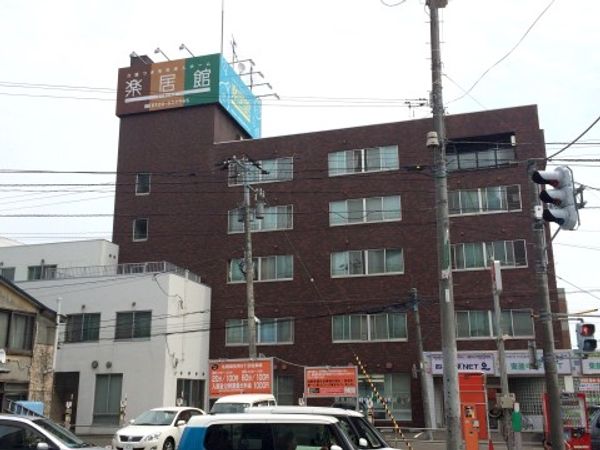 多階層の建物外観