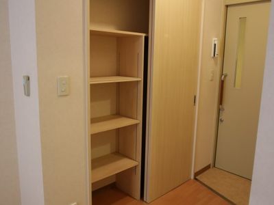 整理しやすい清潔なクローゼット