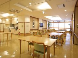 明るいダイニングスペース