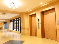 廊下の明るい空間