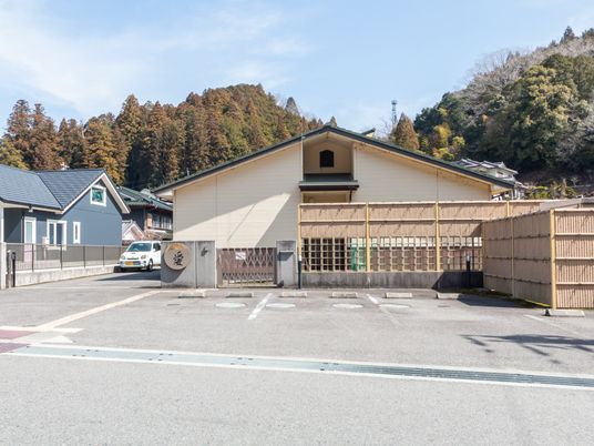 和風の建物の外観