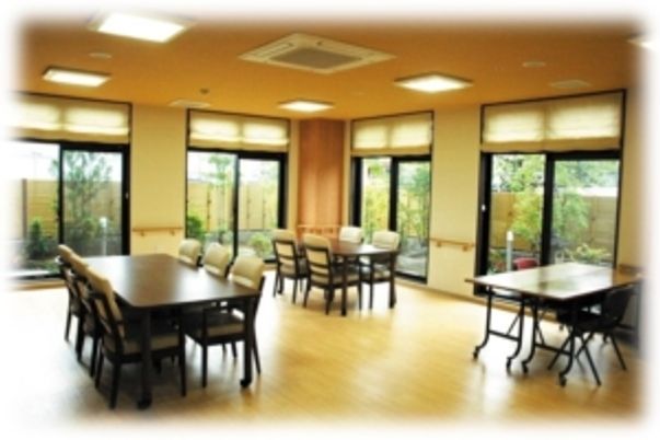 明るい空間の食堂