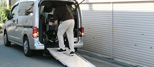 車椅子用送迎車