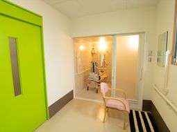 バリアフリーな浴室の入口