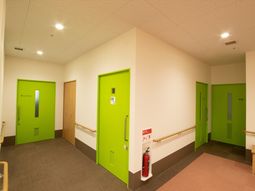 廊下の明るい印象