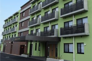 新しいマンション外観