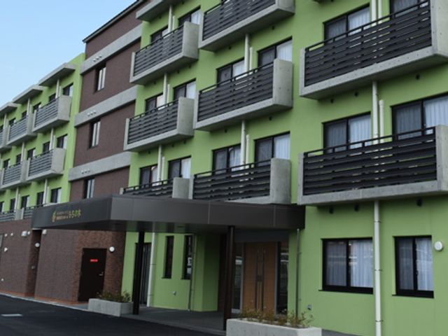 新しいマンション外観 外観 落ち着いた色合いを取り入れたモダンな建物です。就業環境にも良い印象を与えます。