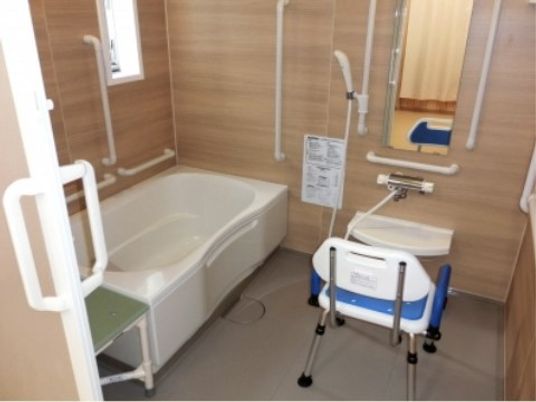 介護用設備完備の浴室