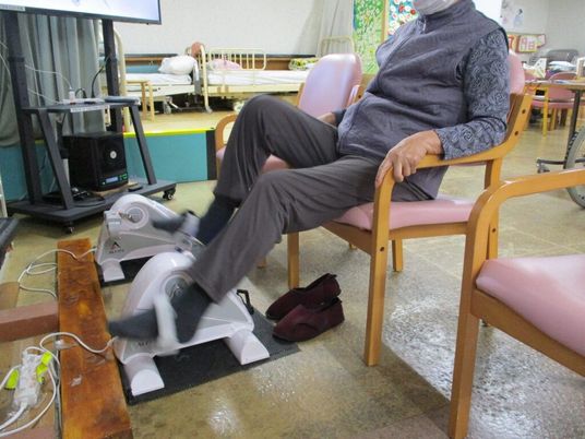 足こぎ運動中の居室