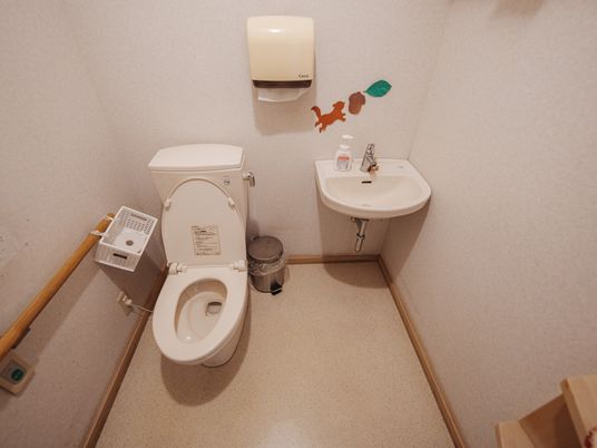 清潔なトイレの空間  