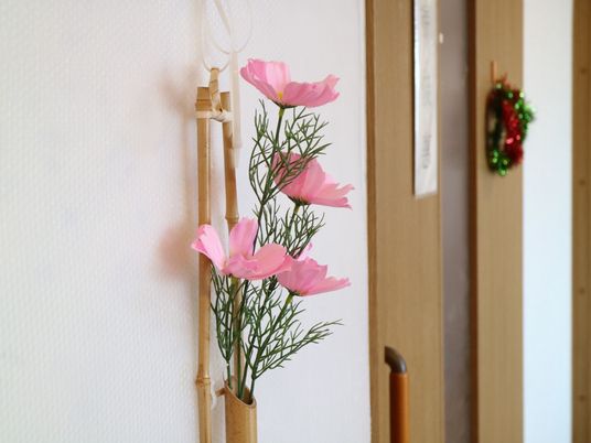 廊下に飾られた花