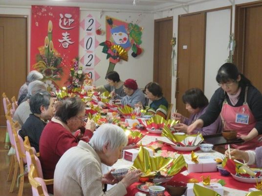 お正月の集いの風景