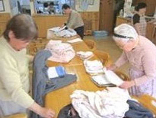 多忙な洋室の様子
