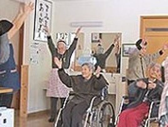 活動する高齢者たち