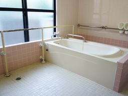 バリアフリー浴室の安全設備