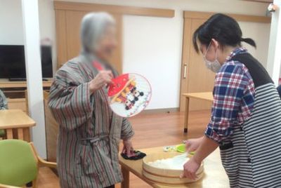 食卓の場面