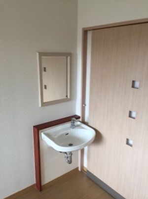 手洗い場付きの廊下