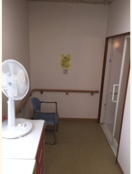シンプルな居室の一角